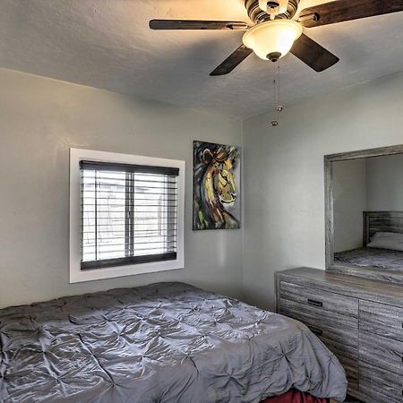 Bright Tucson Home With Patio - 2 Mi To U Of A! Exterior photo
